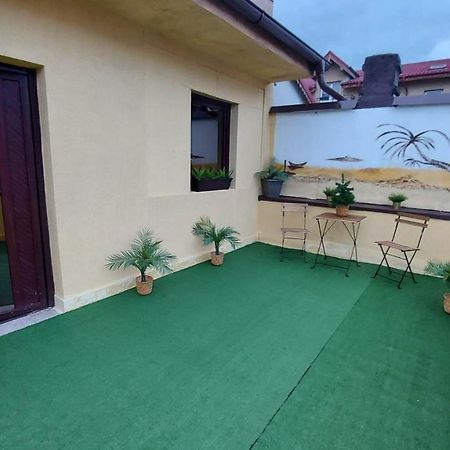 Ambiennt Hotel Bukares Bagian luar foto