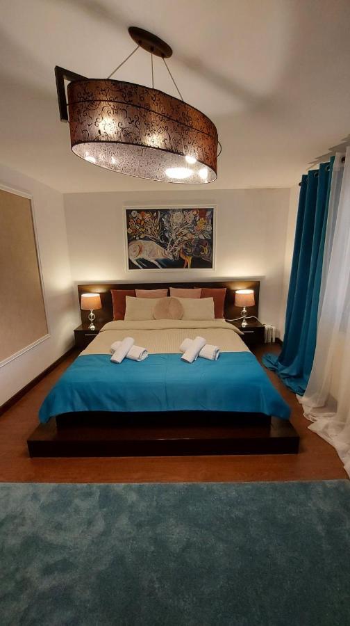 Ambiennt Hotel Bukares Bagian luar foto