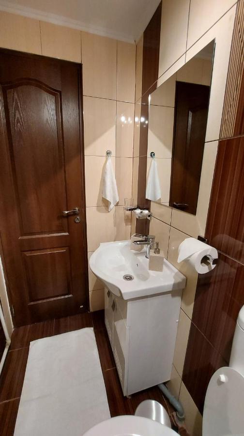Ambiennt Hotel Bukares Bagian luar foto