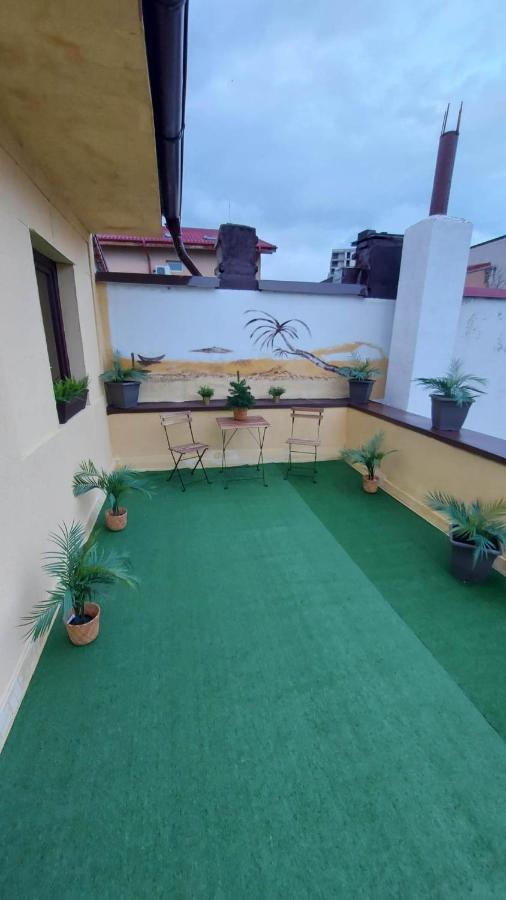 Ambiennt Hotel Bukares Bagian luar foto